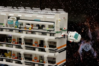 Illustration for article titled A surprisingly realistic depiction of a space habitat, entirely in lego